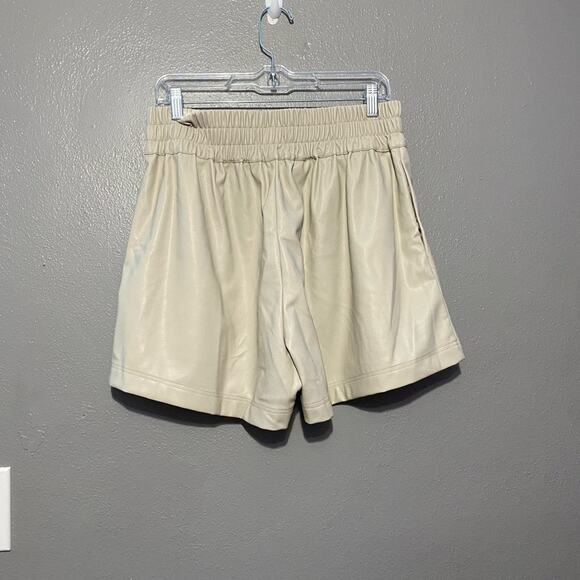 Generation Love Pebble Beige Amy Pull-on Shorts Vegan Leather Size L - Picture 2 of 7